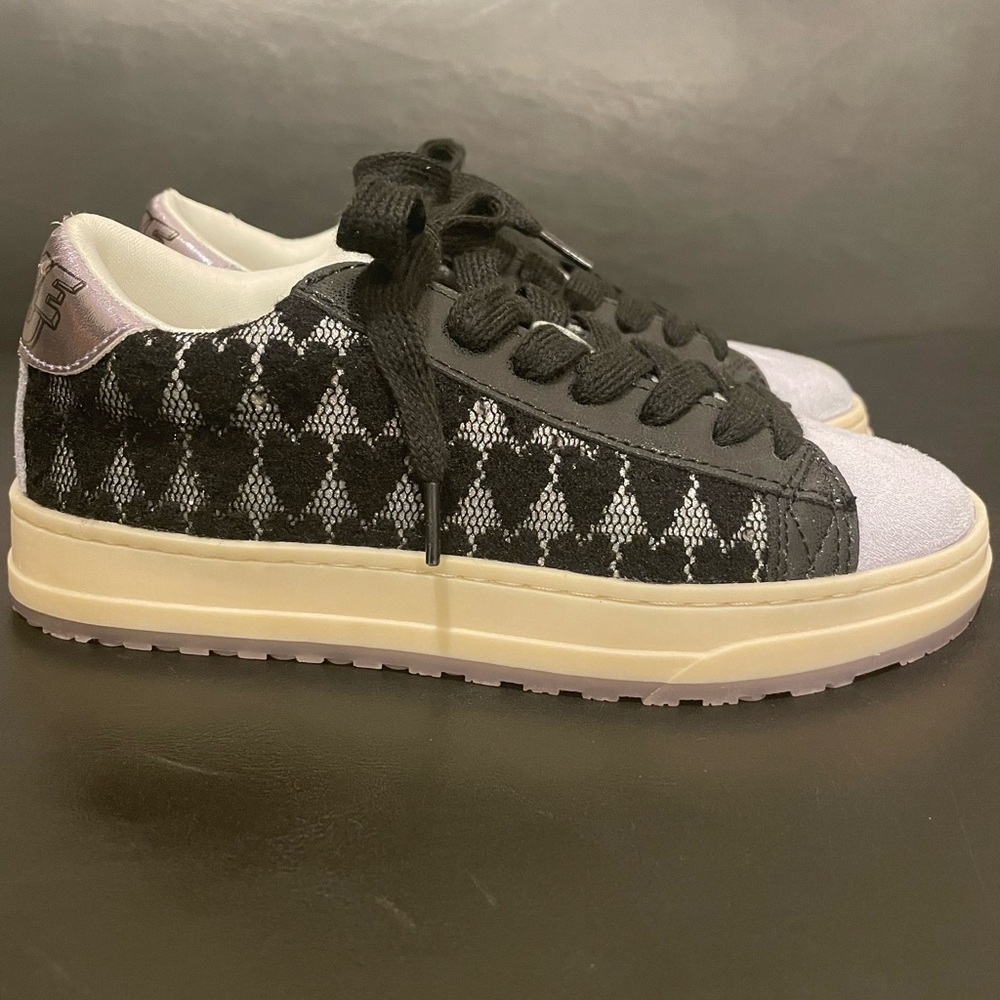 Steve Madden girls Jmolly heart sneakers.